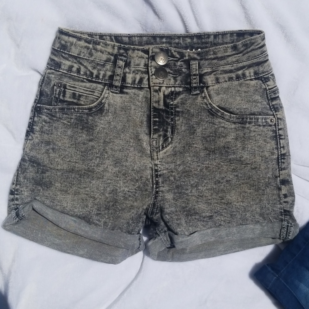 Shorts Bundle - Picture 3 of 5